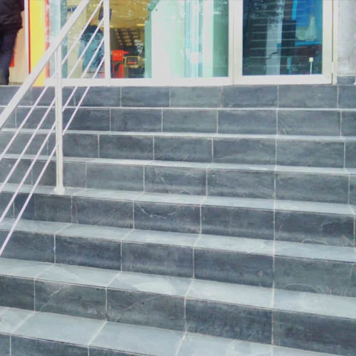 Detalle 1 de Piedra Pizarra en Escaleras
