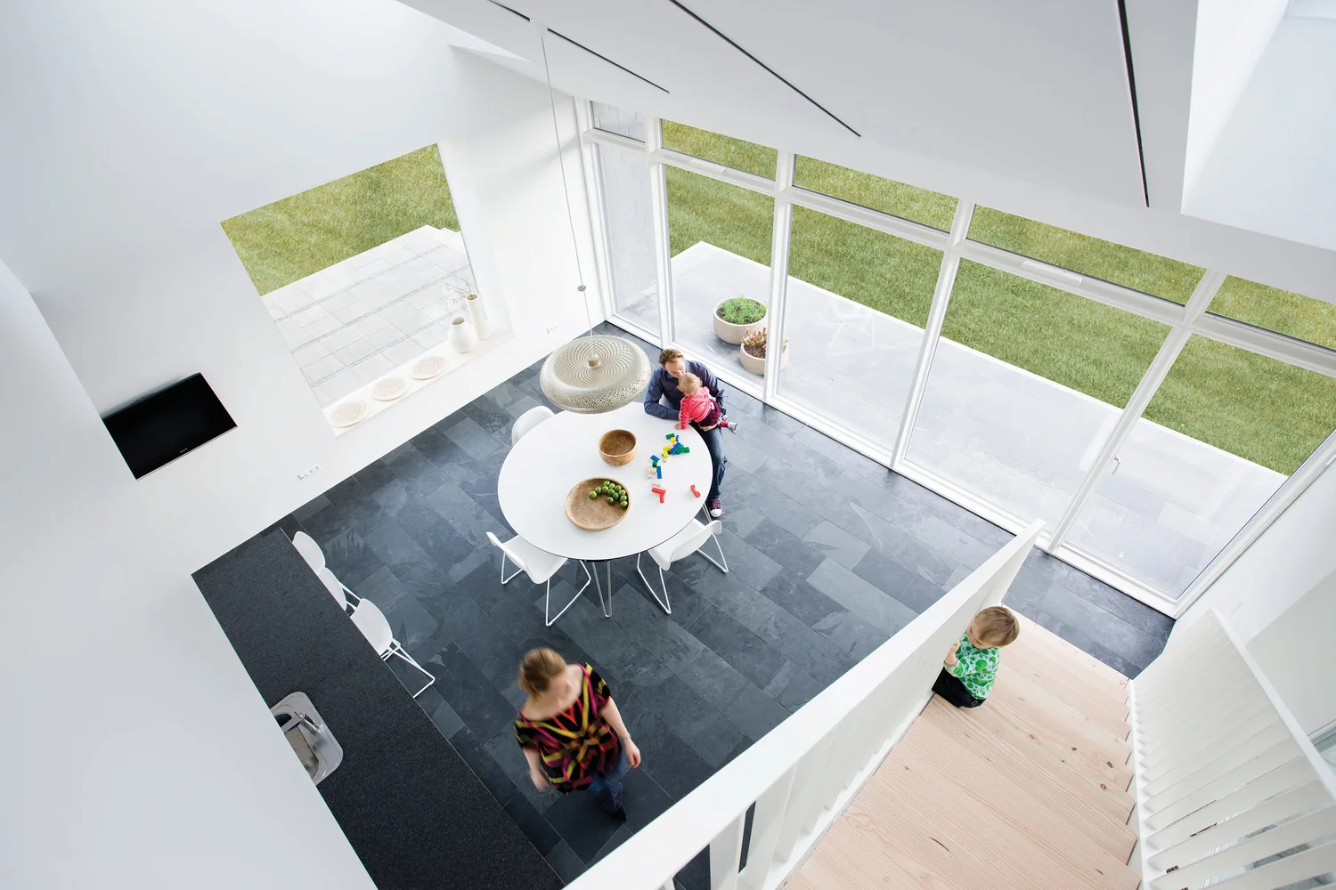 Piedra pizarra en casas modernas: colores, formatos y combinaciones
