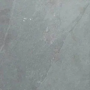 Detalle de una muestra de pizarra gris con matices verdes